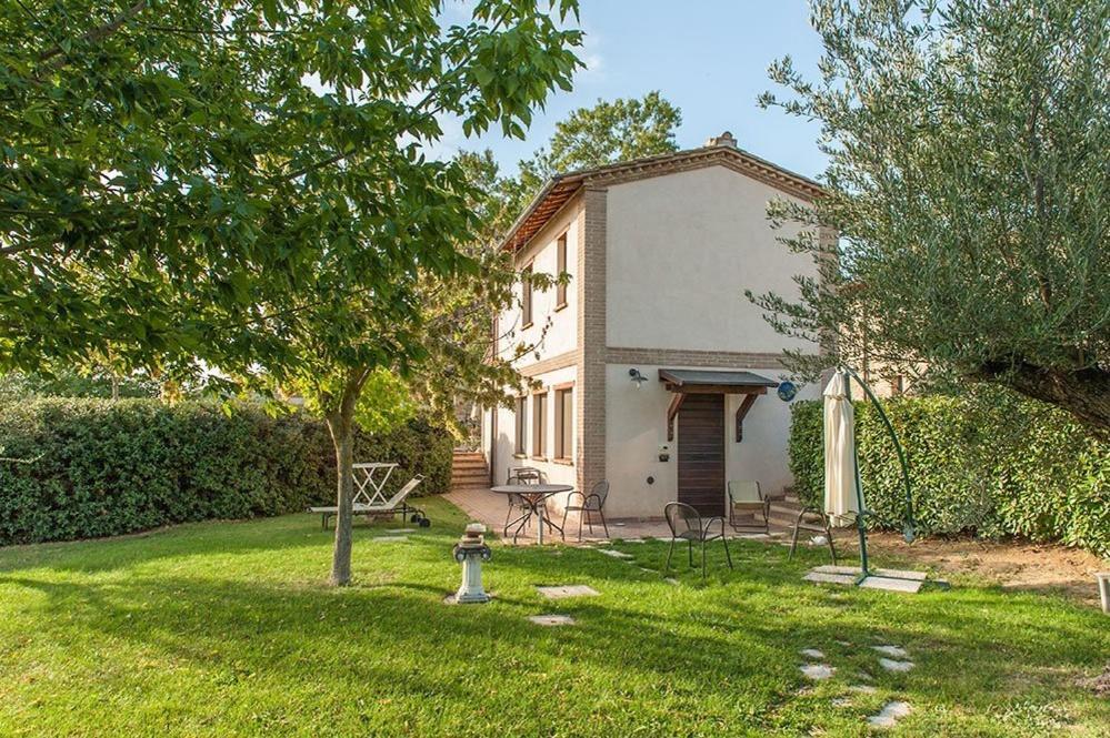 La Fonte Di Montebuono Villa Magione Phòng bức ảnh