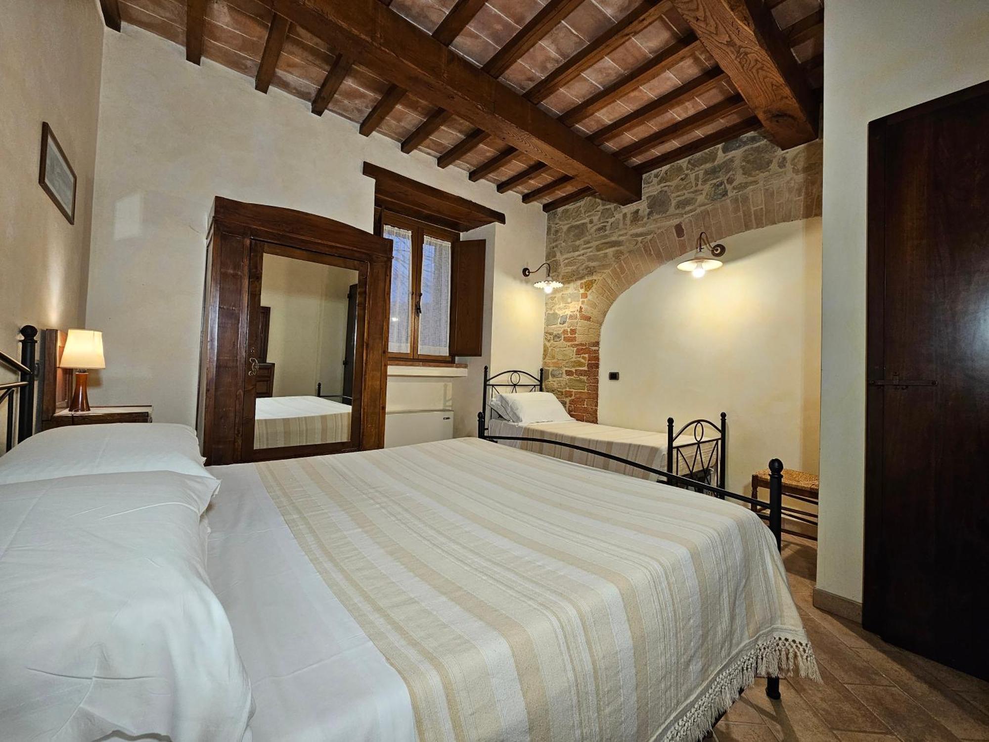 La Fonte Di Montebuono Villa Magione Phòng bức ảnh